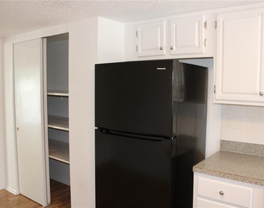 2423 60th Avenue W - Photo Thumbnail 6