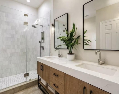 330 Lang Court N - Photo Thumbnail 10