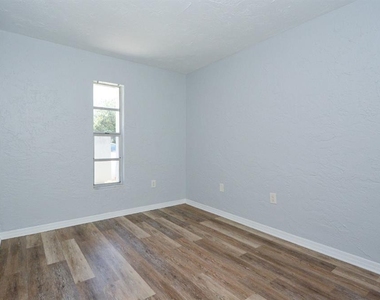 2519 9th Avenue W - Photo Thumbnail 6
