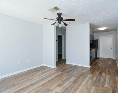2519 9th Avenue W - Photo Thumbnail 3