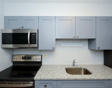 2519 9th Avenue W - Photo Thumbnail 2