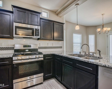 2148 William Caples Street - Photo Thumbnail 4