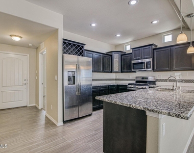 2148 William Caples Street - Photo Thumbnail 3
