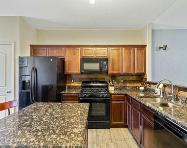 13142 Saker Drive - Photo Thumbnail 8