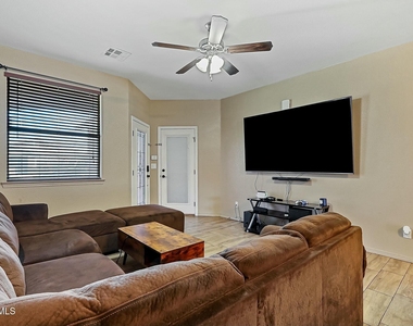 13142 Saker Drive - Photo Thumbnail 5