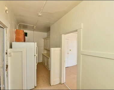 1030 Wyoming Avenue - Photo Thumbnail 4