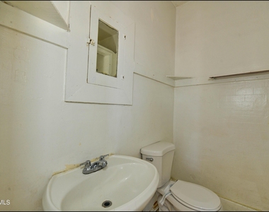 1030 Wyoming Avenue - Photo Thumbnail 13