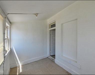 1030 Wyoming Avenue - Photo Thumbnail 16