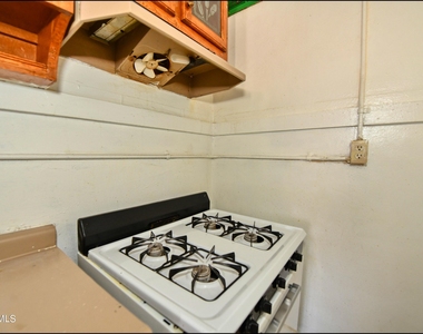 1030 Wyoming Avenue - Photo Thumbnail 7