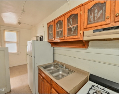 1030 Wyoming Avenue - Photo Thumbnail 8