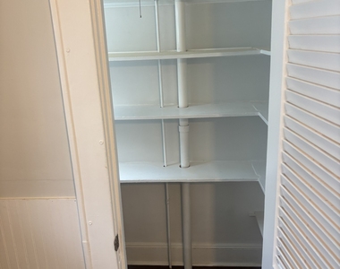 1095 Hillside Avenue - Photo Thumbnail 5