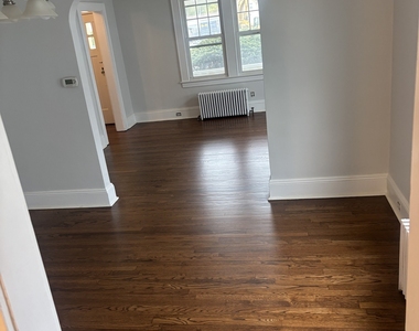 1095 Hillside Avenue - Photo Thumbnail 1