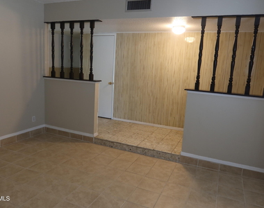 10345 Biscaine Street - Photo Thumbnail 3