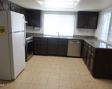 10345 Biscaine Street - Photo Thumbnail 6