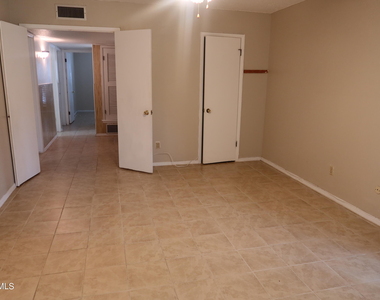 10345 Biscaine Street - Photo Thumbnail 16