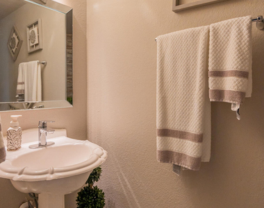 512 Northwyck Way - Photo Thumbnail 16