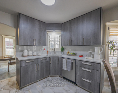 512 Northwyck Way - Photo Thumbnail 8