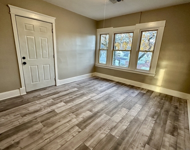 233 Cooke Street - Photo Thumbnail 4