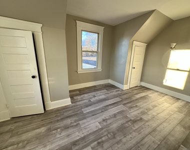 233 Cooke Street - Photo Thumbnail 5