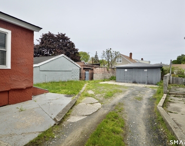 2310 Barnum Avenue - Photo Thumbnail 14