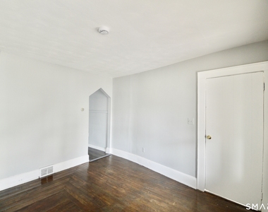 2310 Barnum Avenue - Photo Thumbnail 2