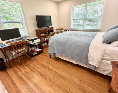 511 Roxbury Road - Photo Thumbnail 10