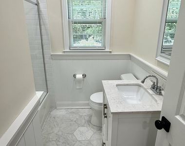 511 Roxbury Road - Photo Thumbnail 8