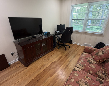 511 Roxbury Road - Photo Thumbnail 7