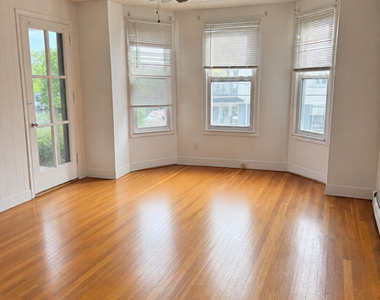 95 Sunnyside Avenue - Photo Thumbnail 1