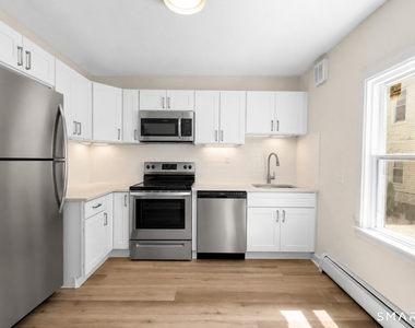 704 Maple Street - Photo Thumbnail 6
