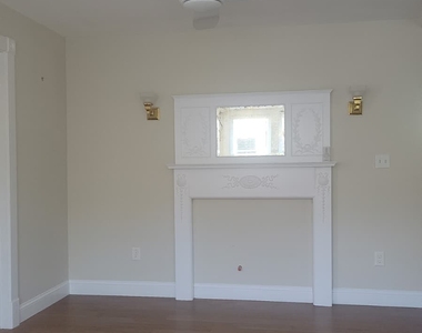 318 Grovers Avenue - Photo Thumbnail 4