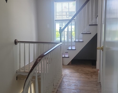 318 Grovers Avenue - Photo Thumbnail 11