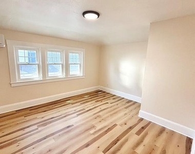 58 Maplewood Avenue - Photo Thumbnail 4