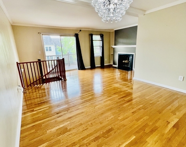 55 Mill Plain Road - Photo Thumbnail 2