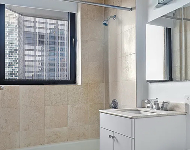 West 48th Street - Photo Thumbnail 5