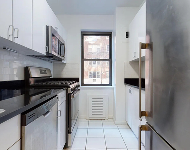 East 51st Streets and First Avenue - Photo Thumbnail 7