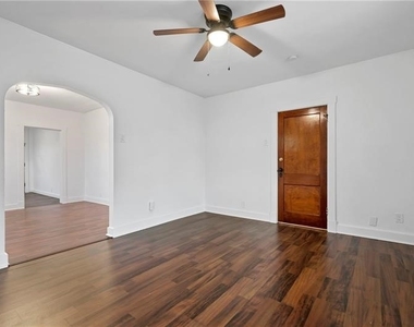 321 Center St - Photo Thumbnail 5