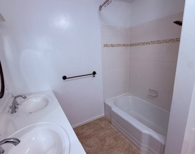 634 Maple Ln - Photo Thumbnail 9