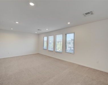 624 Stone Hammer Avenue - Photo Thumbnail 5