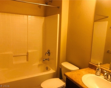 5827 Corbin Avenue - Photo Thumbnail 10
