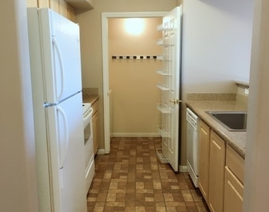 8000 Badura Avenue - Photo Thumbnail 5