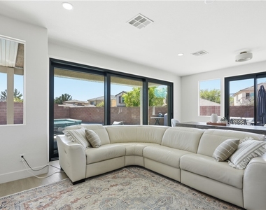 11063 Pegasus Drive - Photo Thumbnail 15