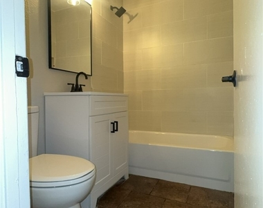 239 W Philadelphia Avenue - Photo Thumbnail 8