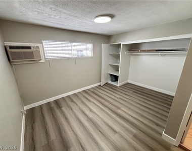 239 W Philadelphia Avenue - Photo Thumbnail 12