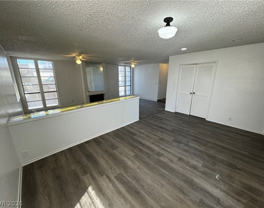 3336 Sylvia Street - Photo Thumbnail 3