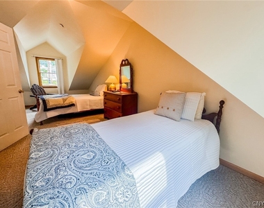 340 Poplar Beach - Photo Thumbnail 36