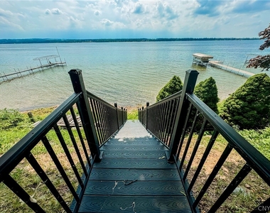 340 Poplar Beach - Photo Thumbnail 11