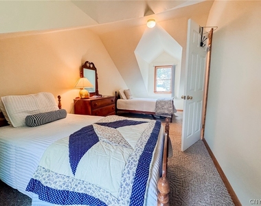 340 Poplar Beach - Photo Thumbnail 35