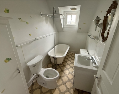 12 Tilton Avenue - Photo Thumbnail 8
