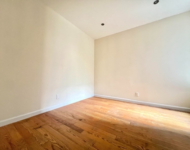 350 Manhattan Avenue - Photo Thumbnail 10